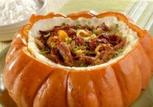 ABÓBORA RECHEADA COM CARNE SECA